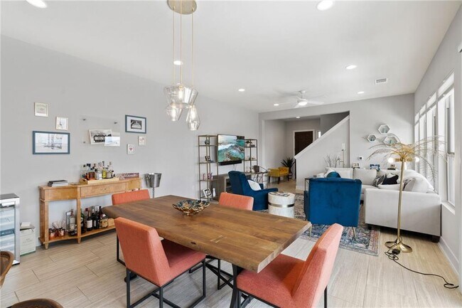 Building Photo - 1514 Arcilla St