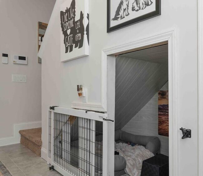 Building Photo - 460 Star Ridge Rd