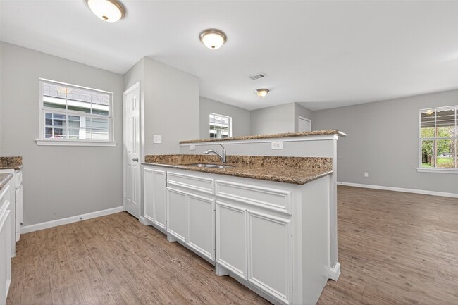 Building Photo - 7511 Dyer St