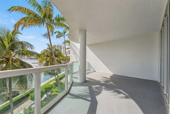 Building Photo - 7914 Harbor Island Dr