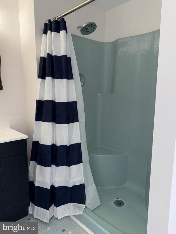 Building Photo - 6 N Main St