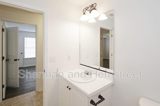 Building Photo - 3800 London Ct SW