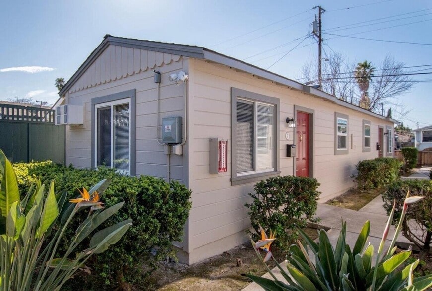 Building Photo - 330 Arleta Ave