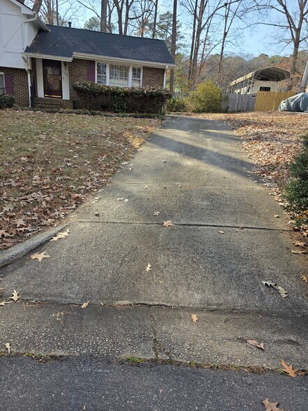 Building Photo - 105 Castle Manor Ct