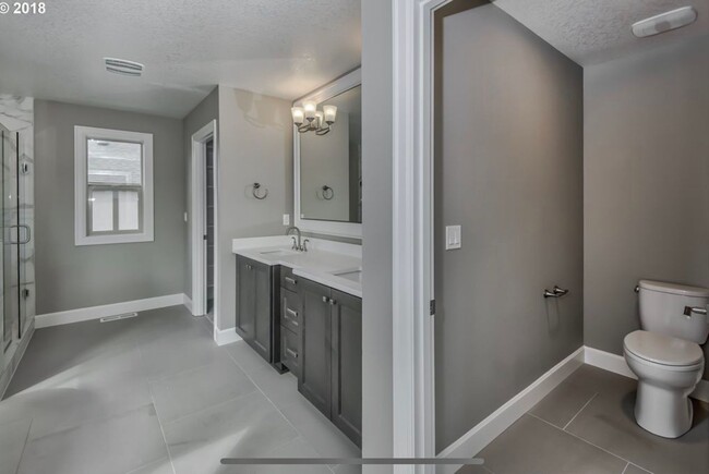 Building Photo - Stunning Executive Home in Cedar Mill/Beth...