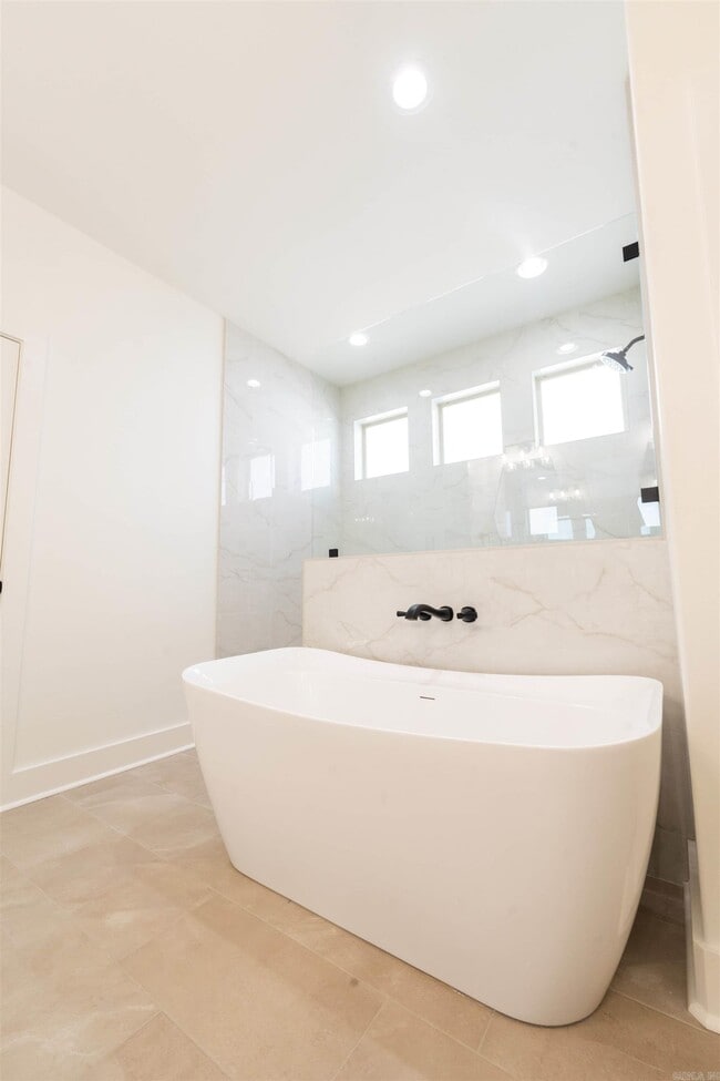 Building Photo - 141 Ridgeview Trl