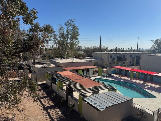 Building Photo - 1/2 off move in special! Large 2 bedroom i...