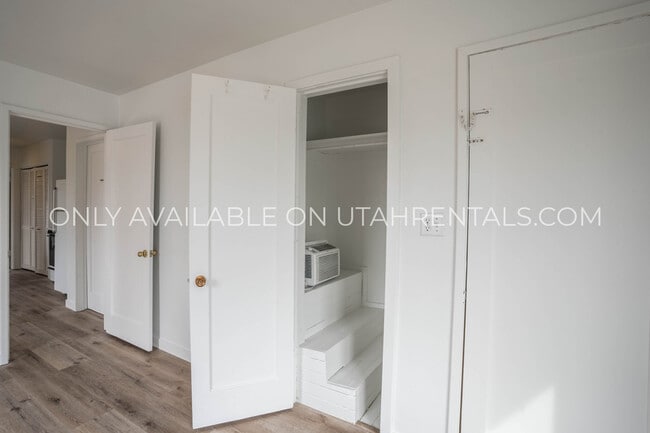 Building Photo - 411 E 300 S