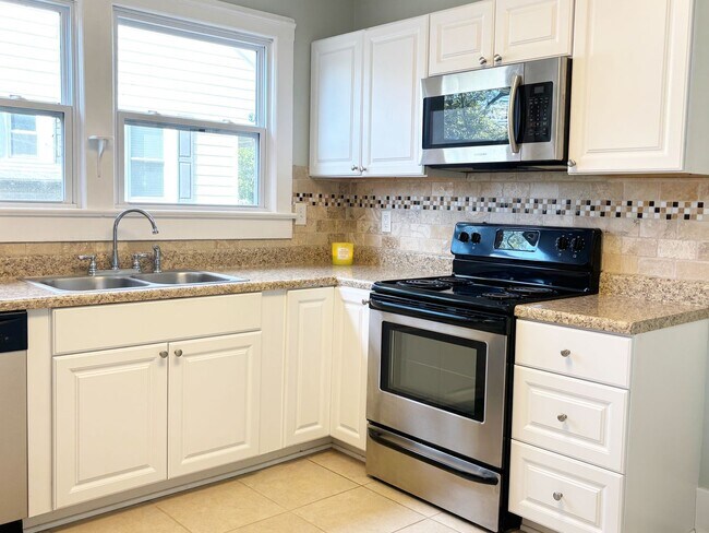 Building Photo - Alcoa 37701 - 3 bedroom 2 bath - call Jere...