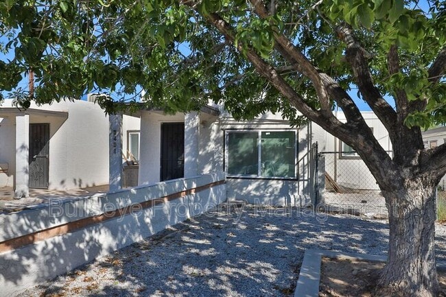 Building Photo - 102 E Hatcher Rd