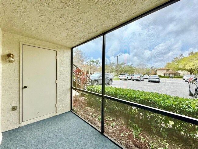 Building Photo - 3323 Crystal Ct E