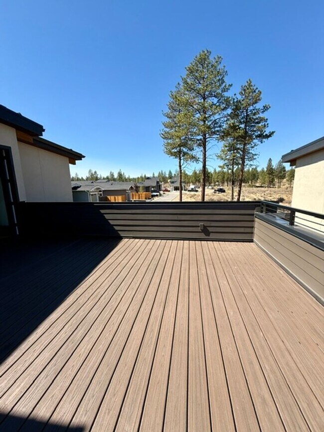 Building Photo - 3336 NW Celilo Ln
