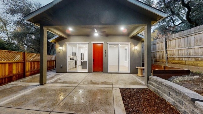 Building Photo - 8404 Ascolano Ave