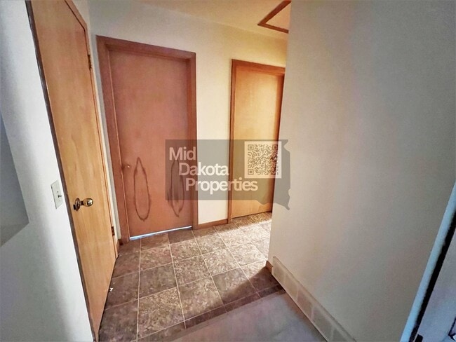 Building Photo - 710 S Wisconsin-2 Bedroom House