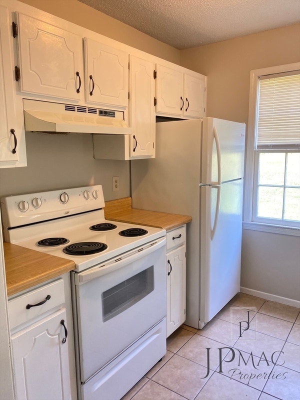 Building Photo - 18 Simmons Ct