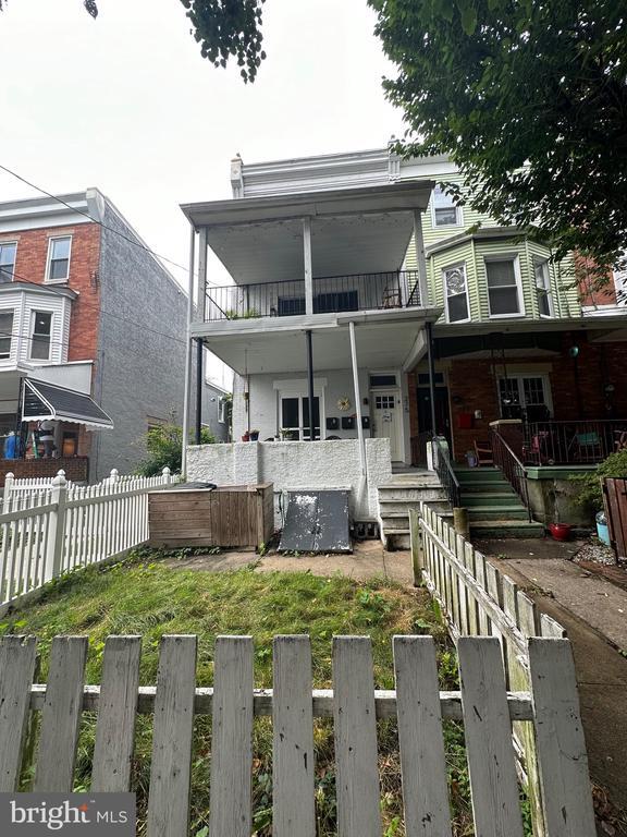 Building Photo - 275 Rochelle Ave