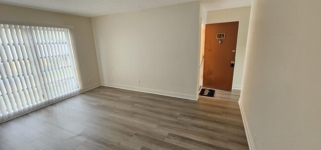 Building Photo - 4537 Treehouse Ln