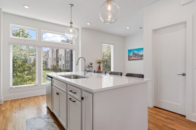 Building Photo - Sterling Point 3 Bed Home