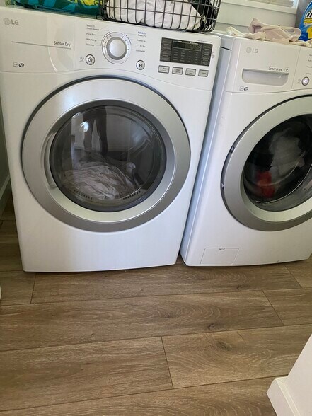 Building Photo - 3910 Cody Rd