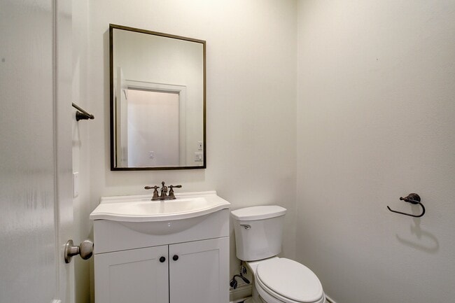 Building Photo - 1403 Rosedale St