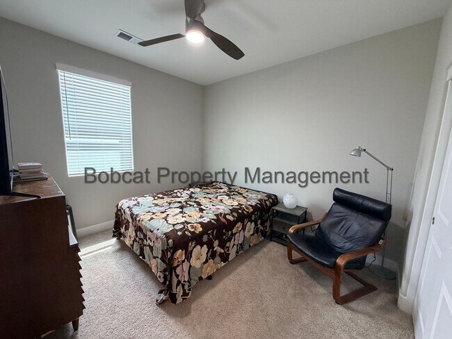 Building Photo - Stylish Corner Lot Townhome with No Rear Neighbors