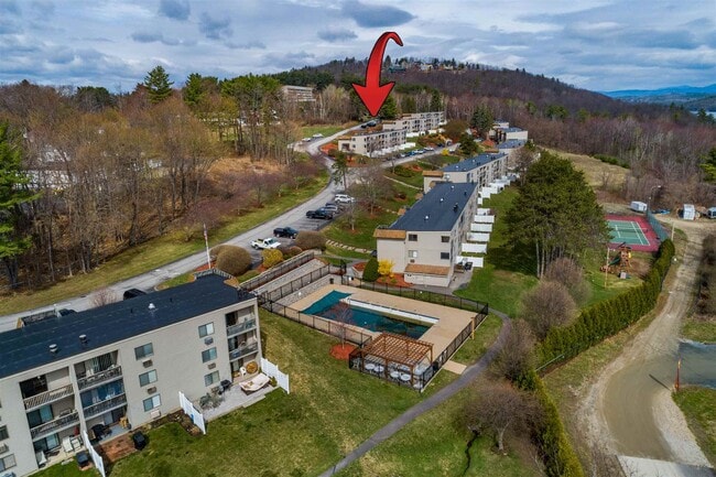 Building Photo - 178 Treetop Cir
