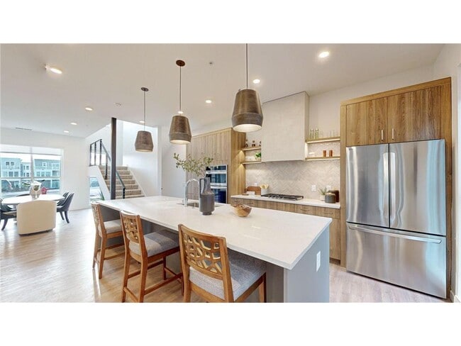 Building Photo - 4 West Dr