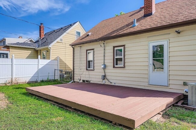 Building Photo - 837 Bidwell St