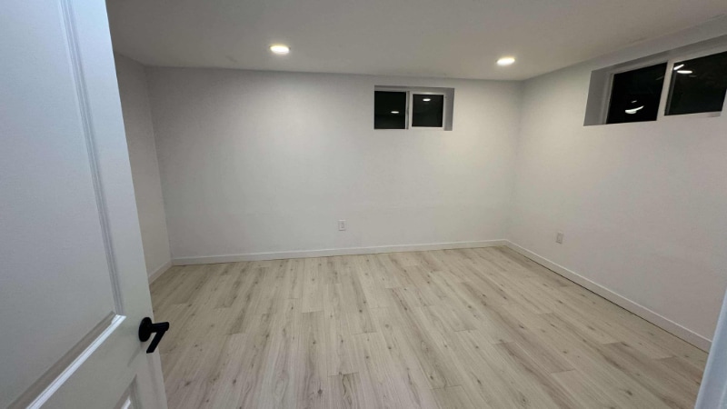 Building Photo - 604 Camas Ave NE