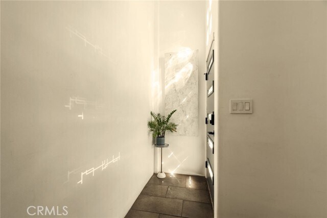 Building Photo - 610 9th St