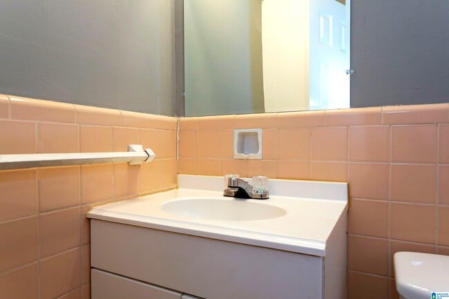 Building Photo - 204 Mccormick Ave