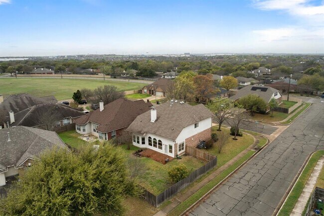 Building Photo - 1607 Belvedere Pl