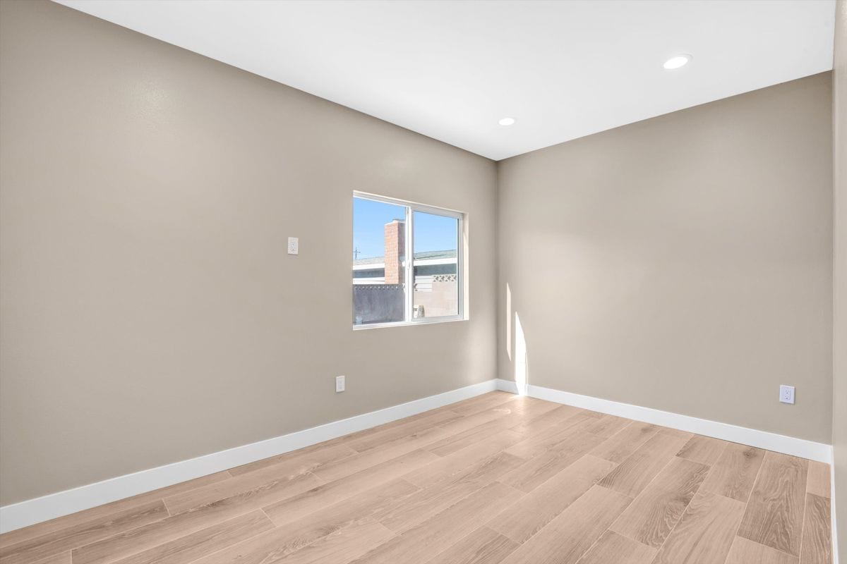 Building Photo - 502 S Broder St