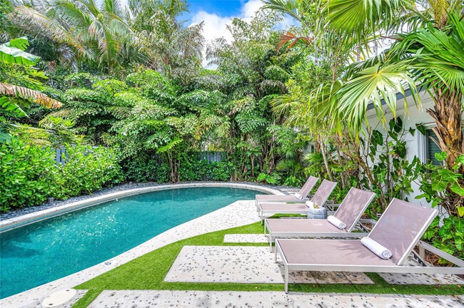 Building Photo - 3310 NE 18th St