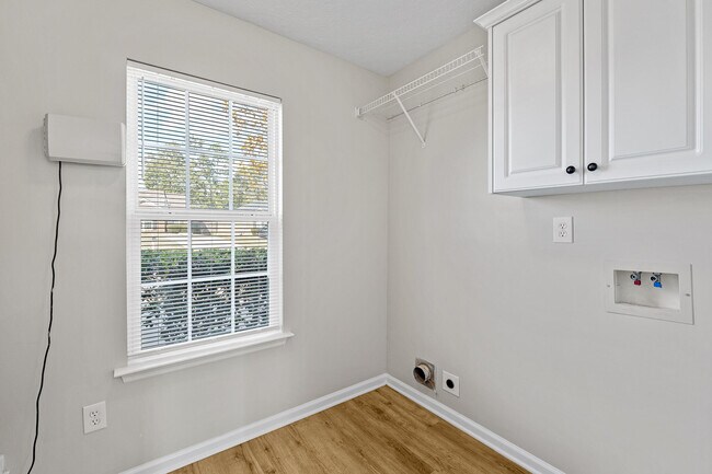 Building Photo - 2654 Ardwick Dr