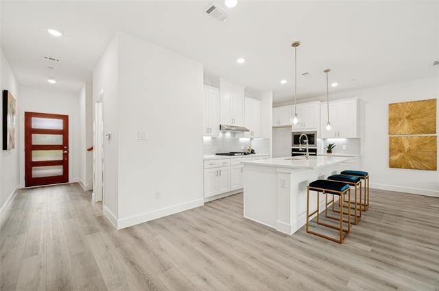 Building Photo - 5609 Woodlands Dr