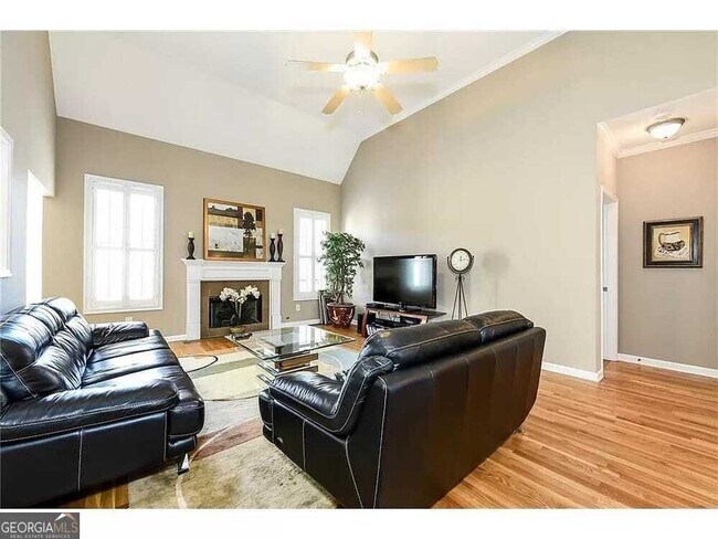 Building Photo - 2479 Sandstone Pl NE