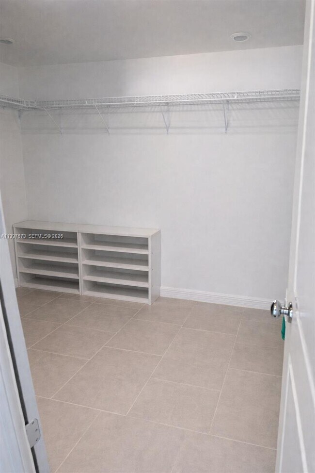 Building Photo - 19709 Garden Rdg court