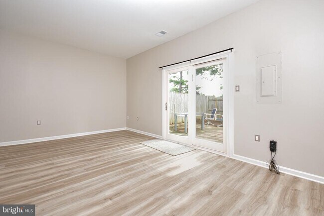Building Photo - 8853 Teakwood Ct