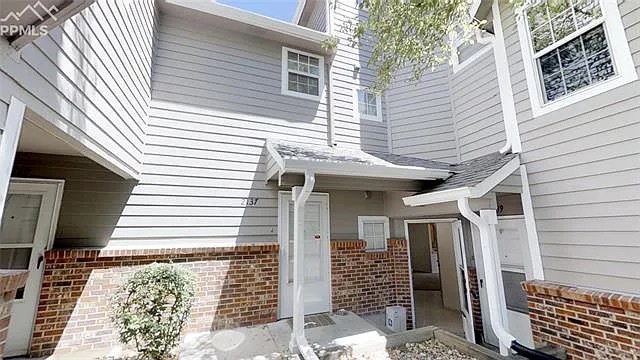 Primary Photo - 2119 Troy Ct