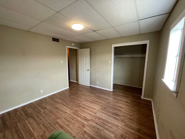 Building Photo - North Bay / central Portland area-Affordable rental-$99 move-in special
