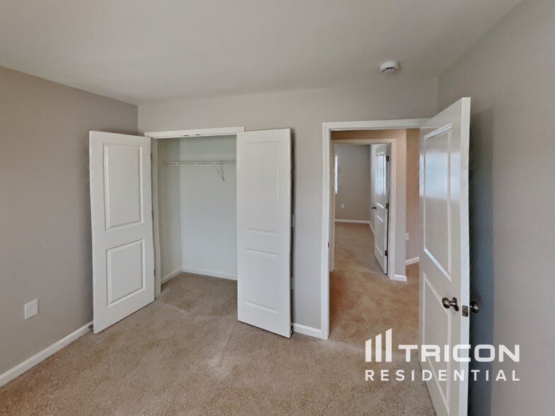 Building Photo - 3079 Stauton Dr