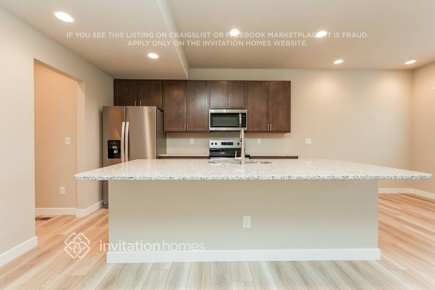 Building Photo - 13503 Arriba Dr