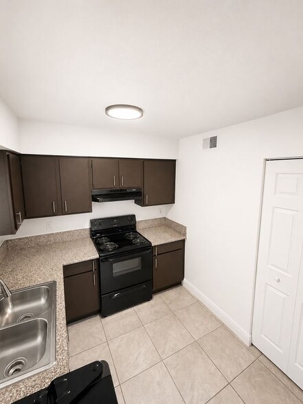 Building Photo - 1187 Bentley Rd