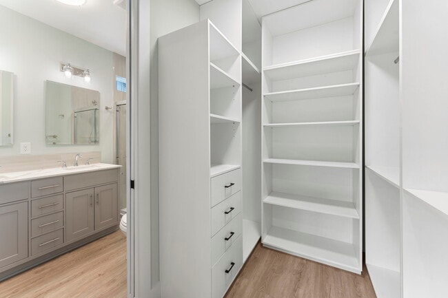 Building Photo - Medford Mews, Carriage House 321