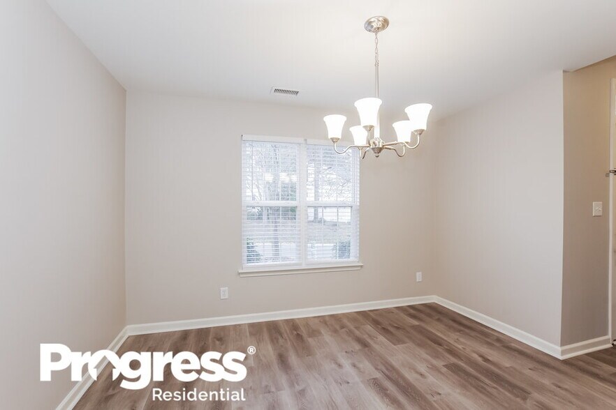 Building Photo - 6213 Spanish Moss Ln