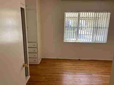 Building Photo - 1037 E Spazier Ave