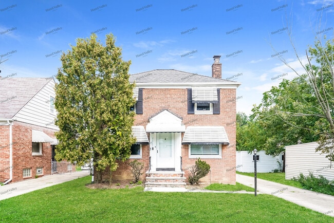 Primary Photo - 5565 Beechwood Ave