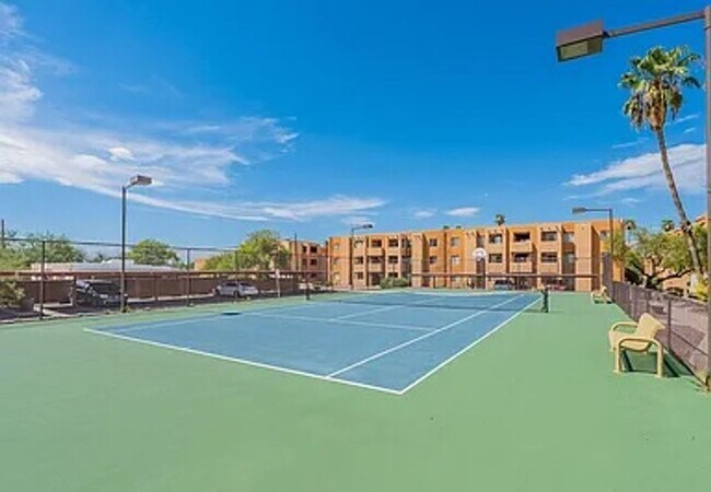 Building Photo - Beautiful 2 Bedroom, 2 Bath Condo for Rent...