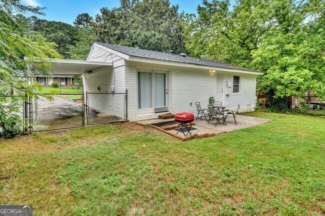 Building Photo - 4589 Ryan Rd